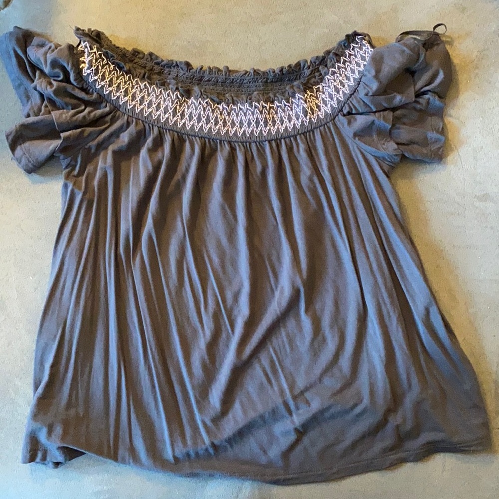 4/$ 12 or $5 each! American Eagle Woman’s Small Top!